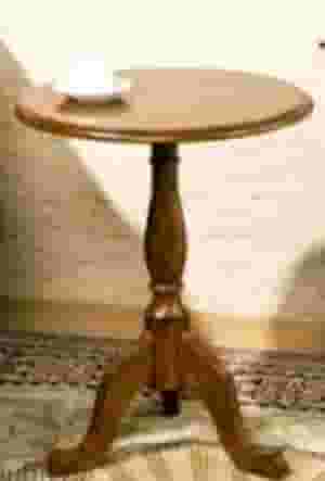 طاولة جانبية جميلة