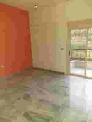 شقة للإيجار 3 نوم بيصورعالية الشارع العام 