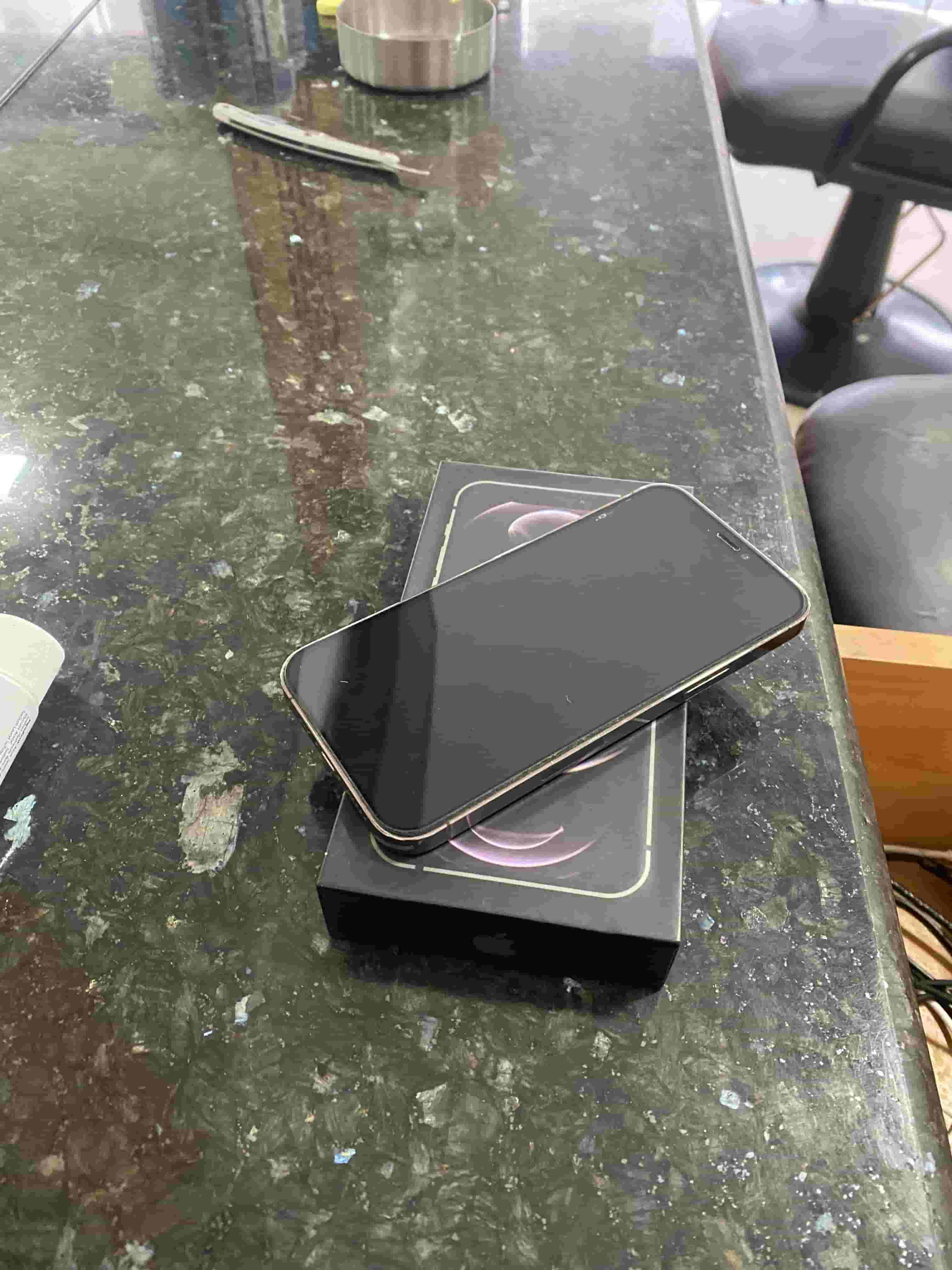 آيفون 12 برو